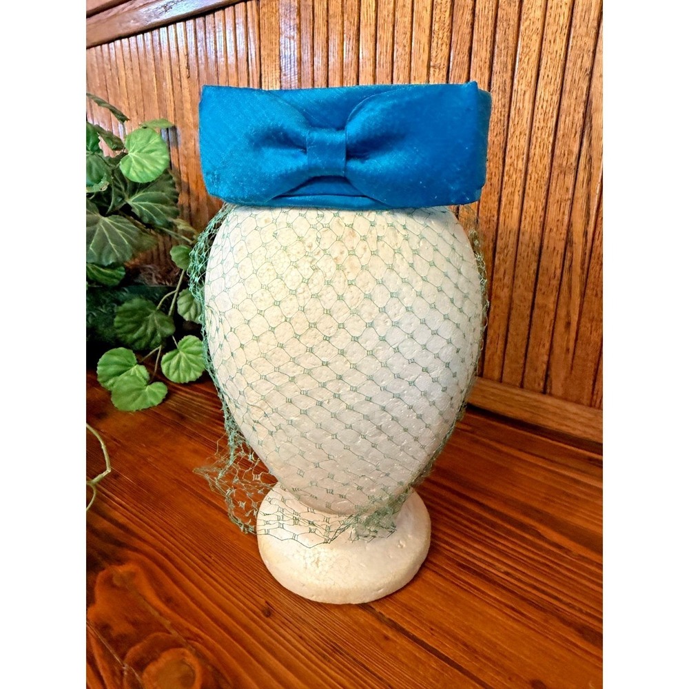 Vintage Teal Blue Pillbox Hat Bow Birdcage Veil Millinery Magic Fascinator